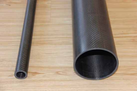 Campioni gratuiti Tubi in fibra di carbonio con finitura opaca / lucida 3K tinta unita / saia dalla fabbrica cinese